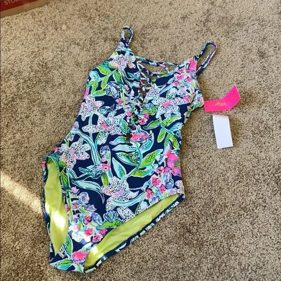 Lilly Pulitzer Isle Lattice one piece deep sea navy sway this way NEW - Picture 2 of 4